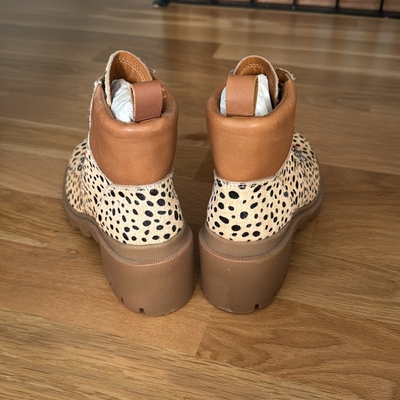 Dolce Vita Platform Boots - Picture 3 of 7